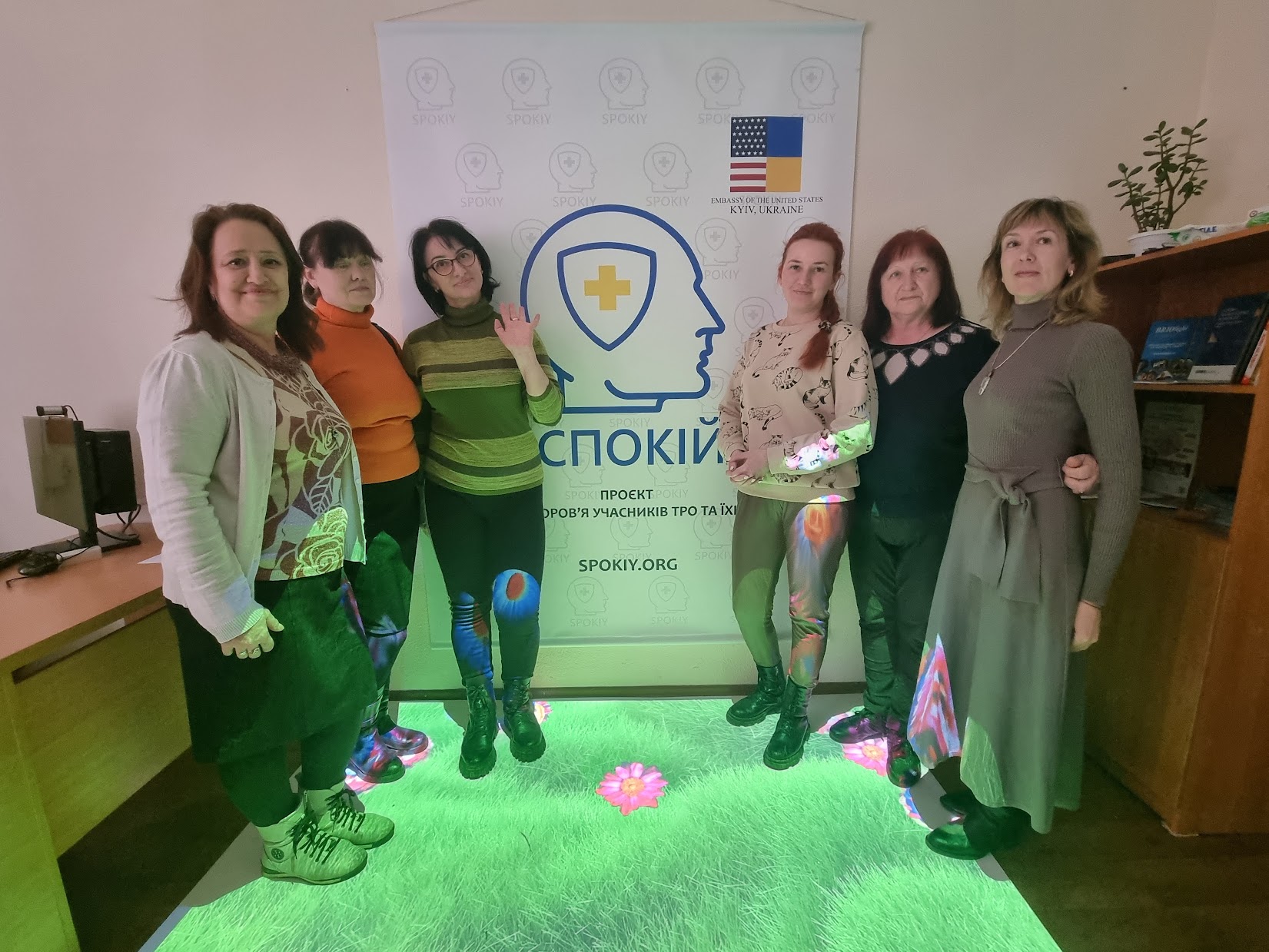 An actual SPOKIY social project space with Briolight equipment